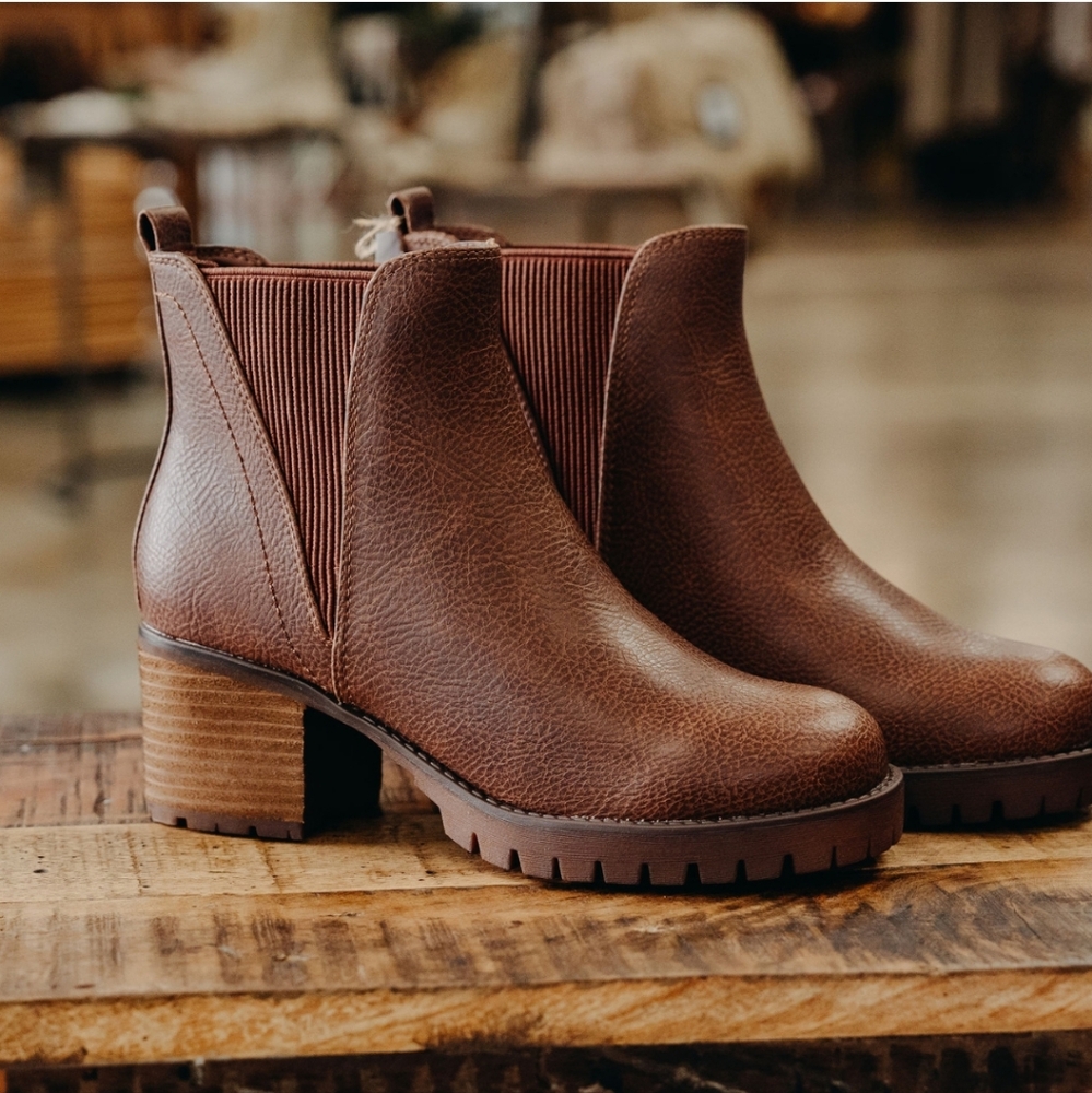 MIA Jody boots EUC